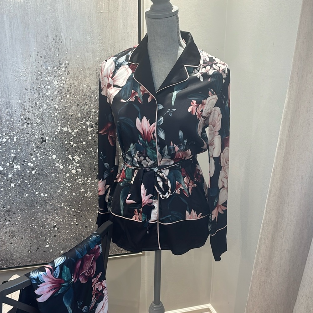 Women’s Floral Elegant Satin Style La Vie en Rose Pajamas